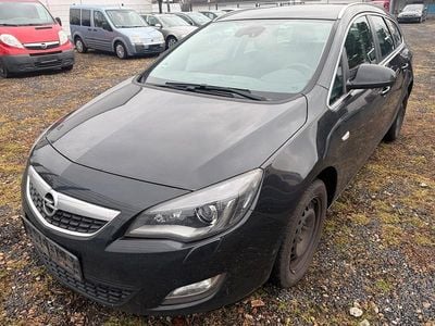 Gebraucht Opel Astra 101 PS (74 kW) 2012 Grau Kombi