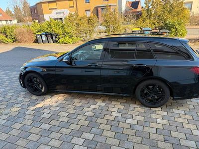 Gebraucht Mercedes C220 AMG 143 PS (105 kW) 2019 Schwarz Kombi