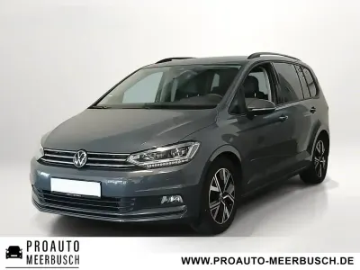 Gebraucht VW Touran Comfortline 150 PS (110 kW) 2025 Delfingrau Van / Kleinbus