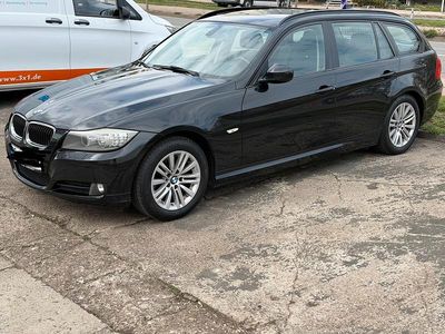 Gebraucht BMW 320 184 PS (135 kW) 2010 Schwarz Kombi