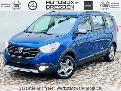 Blau Gebraucht 2022 Dacia Lodgy Stepway Van / Kleinbus | 16.880 € (Etwas zu teuer)