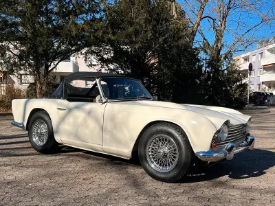 Gebraucht Triumph TR4 105 PS (77 kW) 1963 Weiß Cabrio