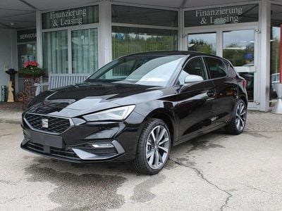 Neu Seat Leon FR 150 PS (110 kW) 2025 Schwarz (midnight schwarz) grau (stoff) Limousine