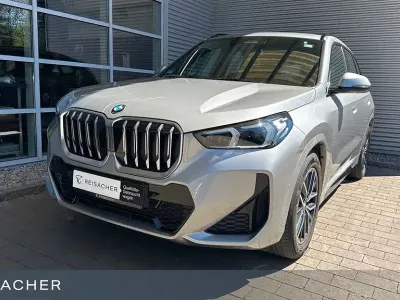 Gebraucht BMW X1 M Sport 197 PS (144 kW) 2023 Spacesilber metallic SUV