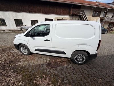 Gebraucht Toyota Proace City City 100 kW (136 PS) 2025 Weiß Van / Kleinbus