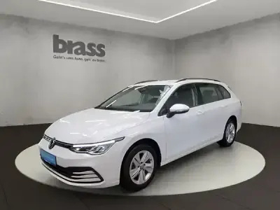 Käytetty VW Golf VIII Life 150 HP (110 kW) 2023 Valkoinen Farmari