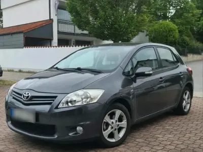Gebraucht Toyota Auris 99 PS (72 kW) 2012 Grau Kleinwagen