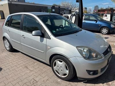 Gebraucht Ford Fiesta 2008 Silber Kleinwagen
