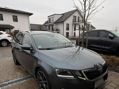 Grau Gebraucht 2018 Skoda Octavia SportLine Kombi | 9.590 € (Etwas zu teuer)