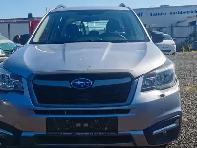 Gebraucht Subaru Forester Active 147 PS (108 kW) 2016 Silber SUV