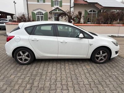 Gebraucht Opel Astra Energy 120 PS (88 kW) 2014 Weiß Limousine