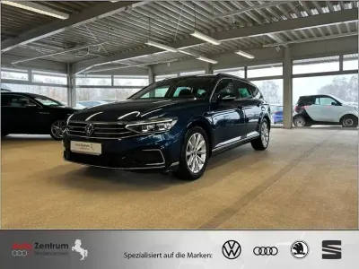 Second-hand VW Passat GTE 218 CP (160 kW) 2022 Albastru Break