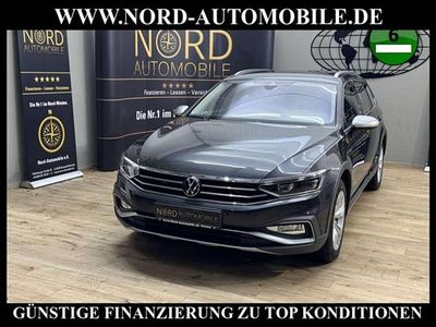 Grau Gebraucht 2023 VW Passat Alltrack Kombi | 28.900 € (Fairer Preis)