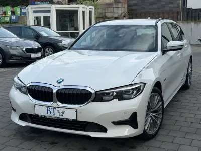 Gebraucht BMW 320 163 PS (119 kW) 2022 Weiß Kombi
