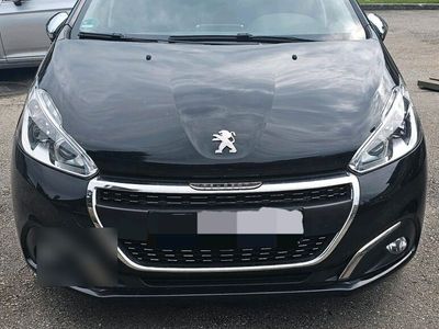 gebraucht Peugeot 208 Signature