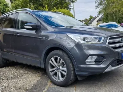 Gebraucht Ford Kuga Titanium 150 PS (110 kW) 2018 Grau SUV