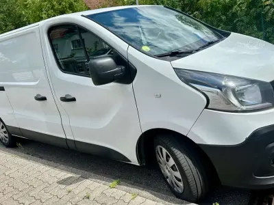 Gebraucht Renault Trafic Komfort 125 PS (91 kW) 2016 Weiß Van / Kleinbus