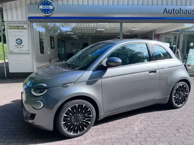 Gebraucht Fiat 500e La Prima 86 kW (118 PS) 2023 Grau Limousine