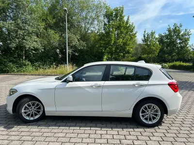 Gebraucht BMW 116 Advantage 109 PS (80 kW) 2015 Weiß Kleinwagen