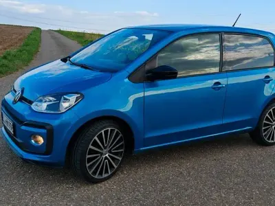 Gebraucht VW up! high up! 90 PS (66 kW) 2017 Blau Kleinwagen