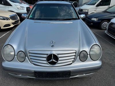 Mercedes E200