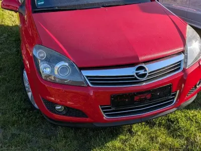 Gebraucht Opel Astra Edition 110 PS (80 kW) 2009 Rot Kombi