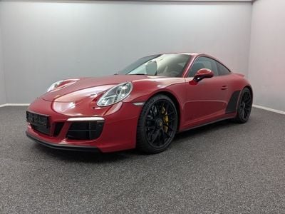 Porsche 911 Carrera 4 GTS