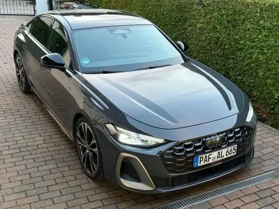 Gebraucht Audi A5 Sport 204 PS (150 kW) 2024 Grau Limousine