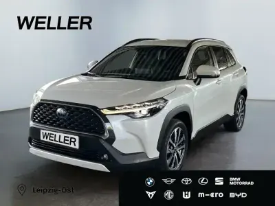 Gebraucht Toyota Corolla Cross Team 140 PS (102 kW) 2023 Weiss SUV