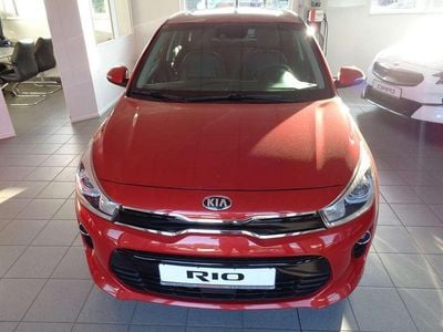 (beg) signalrot met. Gebraucht 2017 Kia Rio Platinum Edition Kleinwagen | 13.900 € (Etwas zu teuer)