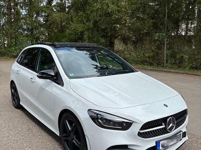 Usata Mercedes B200 AMG line 163 CV (119 kW) 2021 Bianco Monovolume