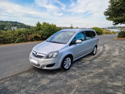 Gebraucht Opel Zafira 125 PS (91 kW) 2012 Silber Van / Kleinbus