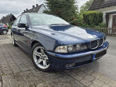 BMW 523