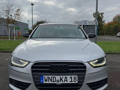 Silber Gebraucht 2012 Audi A4 Ambition Limousine | 9.000 € (Fairer Preis)