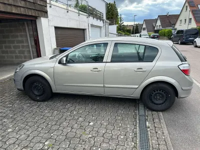 Gebraucht Opel Astra Njoy 125 PS (91 kW) 2005 Grau Limousine