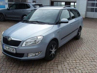 Gebraucht Skoda Fabia Family 86 PS (63 kW) 2011 Blau Kombi