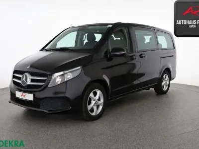Gebraucht Mercedes V220 163 PS (119 kW) 2022 Obsidianschwarz Van / Kleinbus