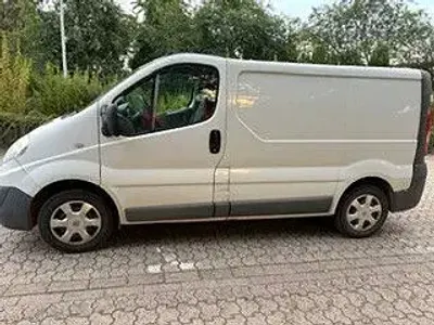 Gebraucht Renault Trafic 90 PS (66 kW) 2013 Weiß Van / Kleinbus