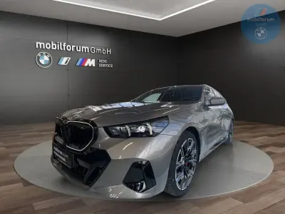 Neu BMW 540 M Sport 286 PS (210 kW) 2026 Grau Limousine