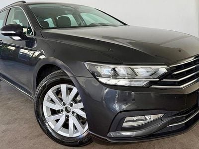 Gebraucht VW Passat 150 PS (110 kW) 2023 Grau Kombi