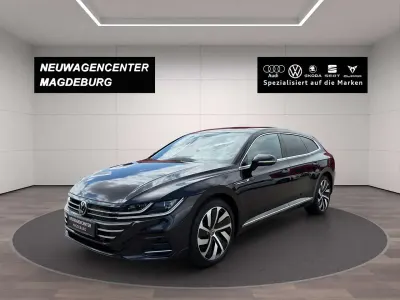 Gebraucht VW Arteon R-line 218 PS (160 kW) 2023 Deep black perleffekt Kombi