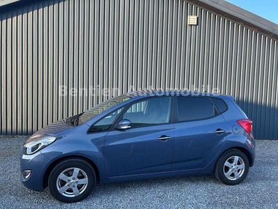 Gebraucht Hyundai ix20 Style 90 PS (66 kW) 2015 Blau Kleinwagen
