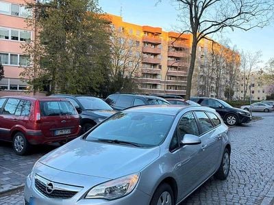 Usata Opel Astra 140 CV (102 kW) 2012 Grigio Station wagon