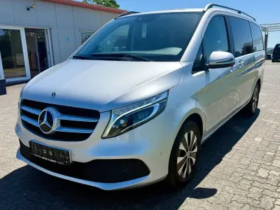 Gebraucht Mercedes V220 Edition 163 PS (119 kW) 2023 Silber Van / Kleinbus