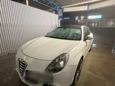 Gebraucht Alfa Romeo Giulietta 120 PS (88 kW) 2013 Weiß Kleinwagen