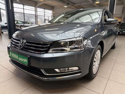 Gebraucht VW Passat Comfortline 122 PS (89 kW) 2011 Grau Limousine