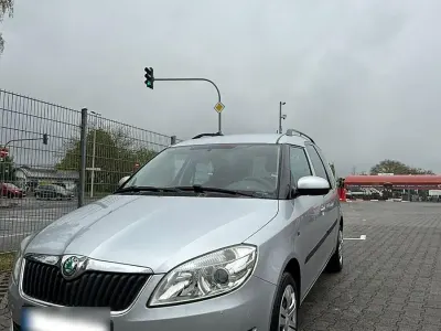 Używany Skoda Roomster Plus Edition 86 KM (63 kW) 2012 Srebrny Minivan