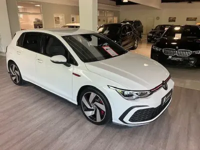 Używany VW Golf VIII GTI 245 KM (180 kW) 2023 Biały Sedan/Limuzyna