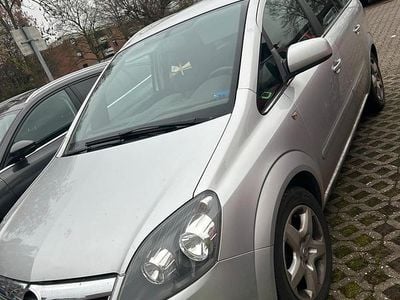 Gebraucht Opel Zafira 2011 Silber Van / Kleinbus