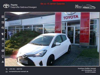 Gebraucht Toyota Yaris Comfort 69 PS (50 kW) 2015 Schneeweiß Kleinwagen